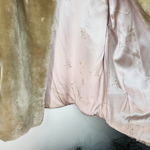 Vintage Mouton Jacket soft Tan with just enough shimmer to shine - Picture 3 of 5